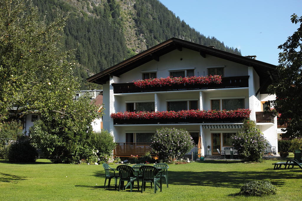 Gaestehaus Ahornblick Mayrhofen Kültér fotó
